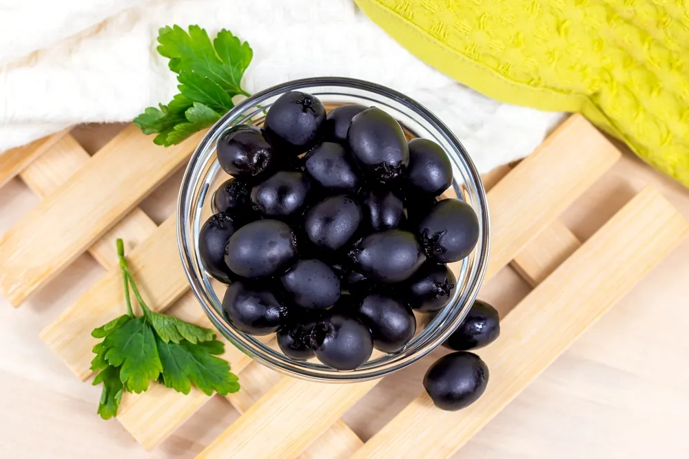 BLACK OLIVES PITTED
